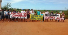 Moradores protestam bloqueando bairro em Parnaíba